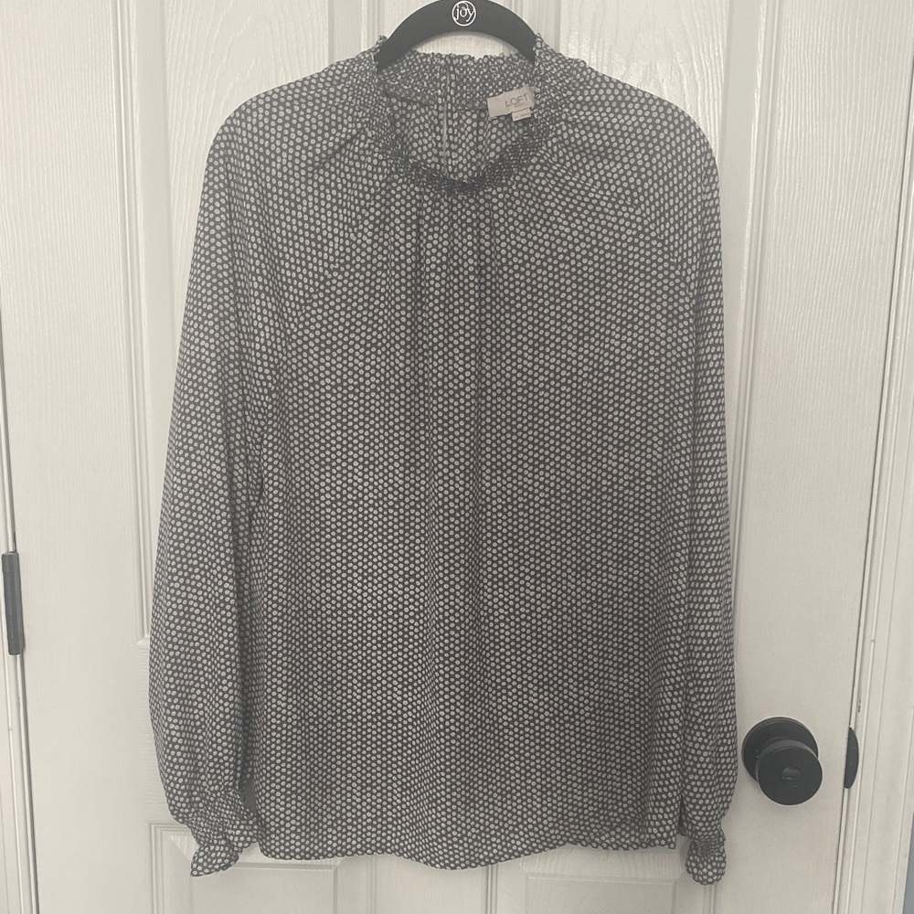⭐️4/$20⭐️ LOFT Gray Dot Patterned Blouse